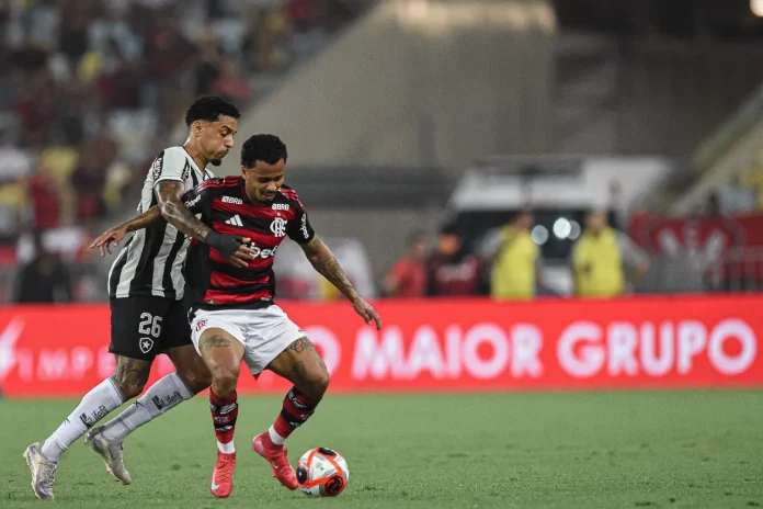 Allan em campo pelo Flamengo contra o Botafogo