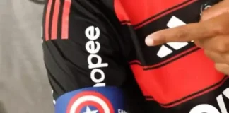 Escudo do Capitão América na faixa de capitão do Flamengo