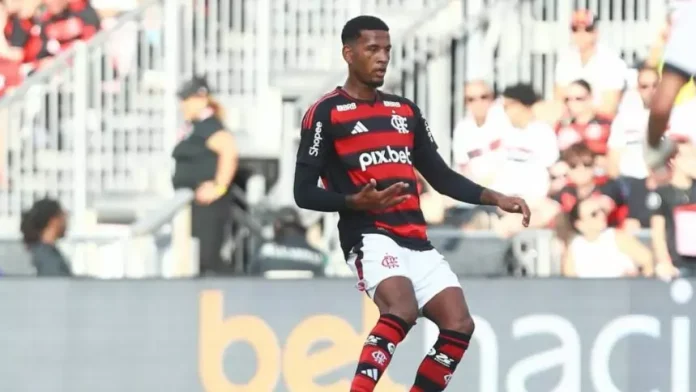 Cleiton em campo pelo Flamengo nos EUA 2025