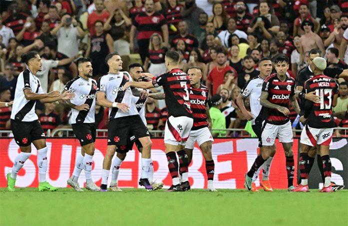 Confusão entre jogadores no final do jogo entre Flamengo 2 x 0 Vasco
