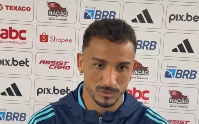 Danilo em entrevista no Flamengo 2025