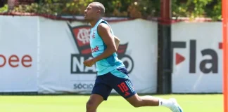 De la Cruz treina no Ninho do Urubu