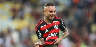 Everton Cebolinha marca um golaço para o Flamengo contra o Vasco