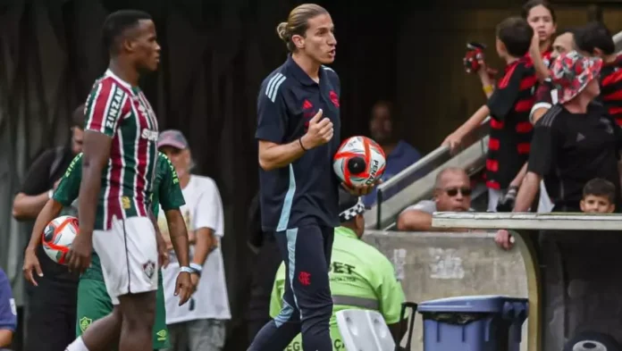 Filipe Luís e Arias, no Flamengo x Fluminense pelo Carioca 2025