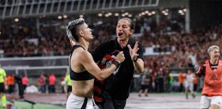 Filipe Luís comemora gol com Luiz Araújo na Supercopa 2025