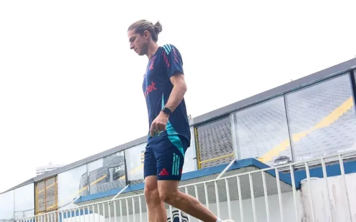 Filipe Luís em treino do Flamengo no Ninho do Urubu