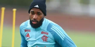 Gerson em treino do Flamengo no Ninho do Urubu 2025