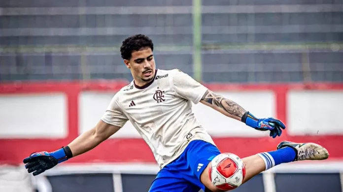 Goleiro Raphael Nunes em treino do Flamengo