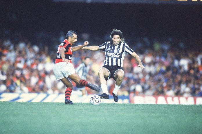 Maestro Júnior humilha Renato Gaúcho na final do Campeonato Brasileiro entre Flamengo x Botafogo em 1992