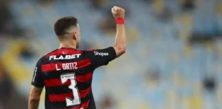 Leo Ortiz comemora o gol da vitória do Flamengo sobre o Botafogo