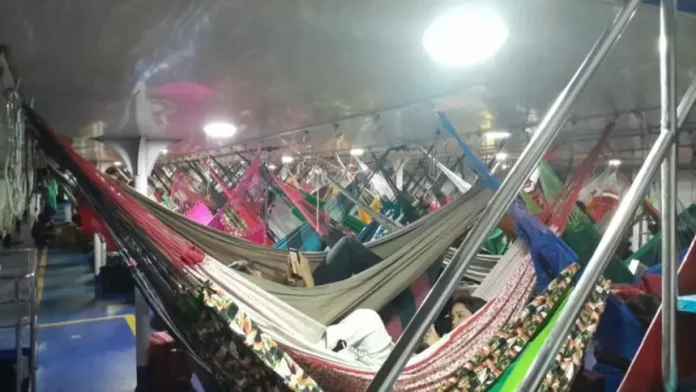 Torcida do Flamengo viaja de barco até Belém para ver a final da Supercopa