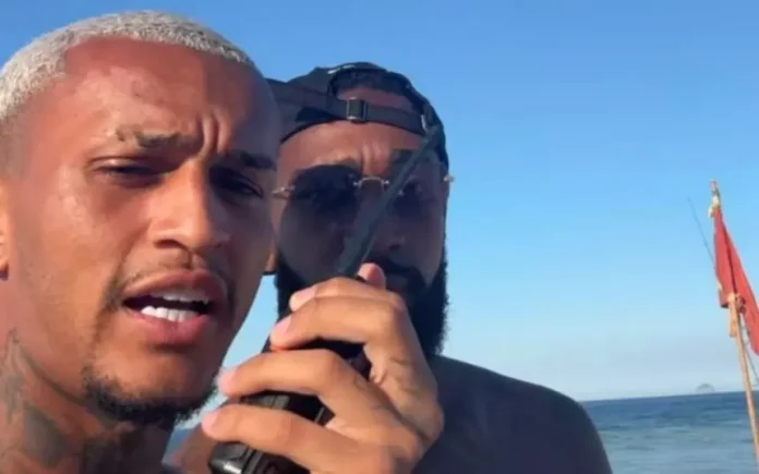 Wesley e Gerson na praia em folga no Flamengo