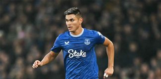Alcaraz em campo pelo Everton