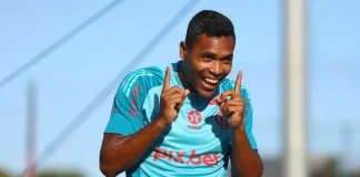 Alex Sandro em treino do Flamengo no Ninho do Urubu