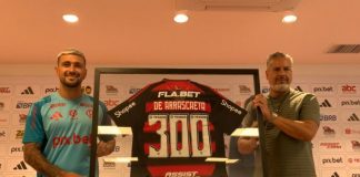 Arrascaeta recebe homenagem pelos 300 jogos pelo Flamengo