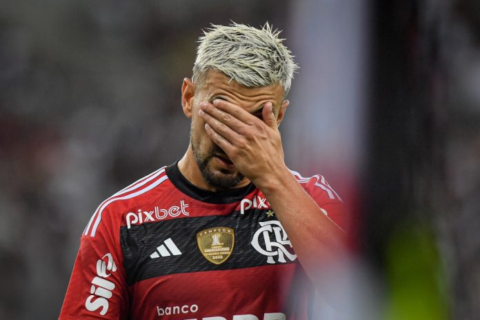 Arrascaeta em campo pelo Flamengo