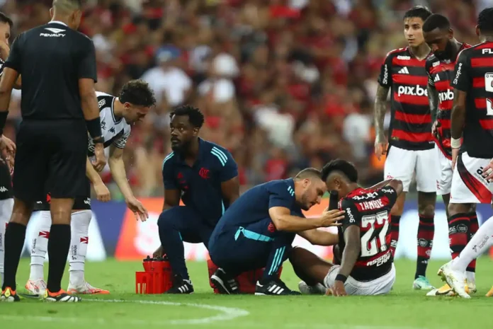 Bruno Henrique sentiu dores na coxa no jogo contra o Vasco