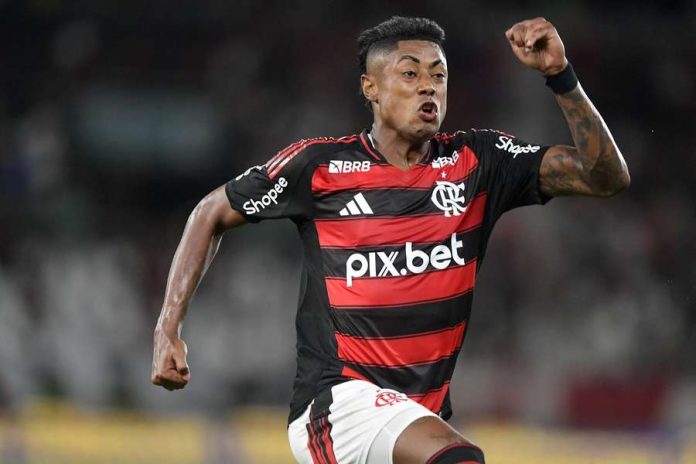 Bruno Henrique comemora gol da vitória do Flamengo sobre o Vasco
