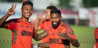 Bruno Henrique e Rodinei em treino do Flamengo