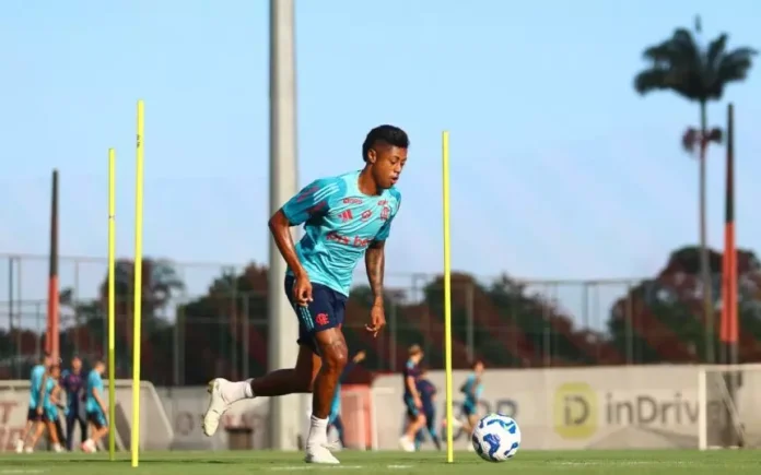 Bruno Henrique treina no Ninho do Urubu