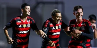 Daniel Sales marca o gol do Flamengo na vitória sobre o Danubio