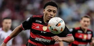 Daniel Sales em campo pelo sub-20 do Flamengo