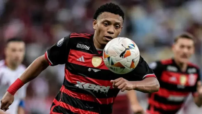 Daniel Sales em campo pelo sub-20 do Flamengo