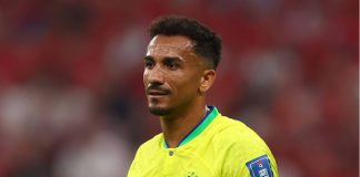 Danilo em campo pela Seleção Brasileira