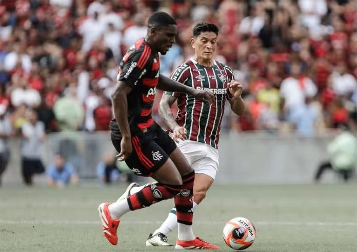 Evertton Araújo e Cano em campo no clássico entre Flamengo x Fluminense
