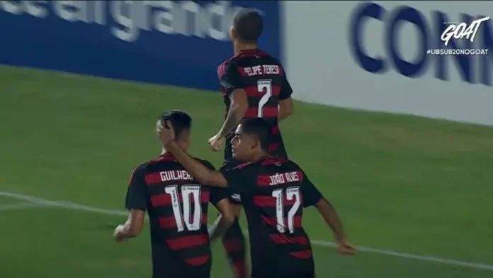 Felipe Teresa, Guilherme e João comemoram gol do Flamengo na Libertadores sub-20