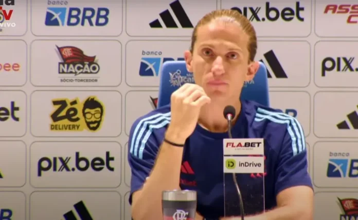 Filipe Luís em entrevista após jogo do Flamengo no Maracanã