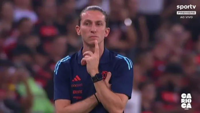 Filipe Luís comandando o Flamengo no Maracanã