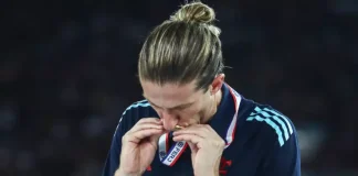 Filipe Luís com a medalha de Campeão Carioca do Flamengo