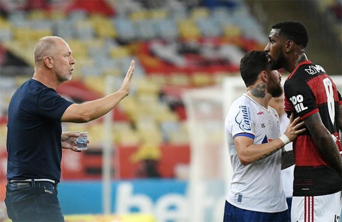 Gerson e Mano Menezes no Flamengo x Bahia de 2020