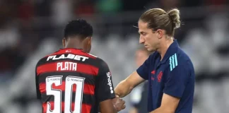 Gonzalo Plata e o técnico Filipe Luís, em campo pelo Flamengo