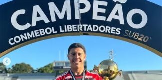 Iago com o Flamengo Campeão da Copa Libertadores sub-20 2024