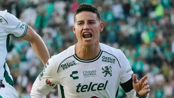 James Rodríguez em campo pelo Leon