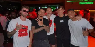 Jogadores do Flamengo festejam título do Carioca em grande festa