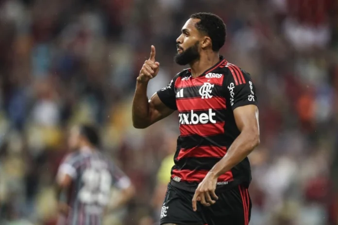 Juninho comemora o gol da vitória do Flamengo sobre o Fluminense