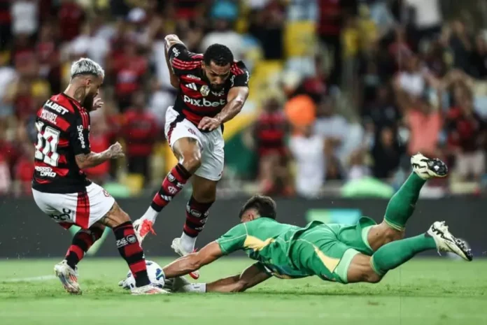 Juninho e Michael em campo pelo Flamengo contra o Internacional