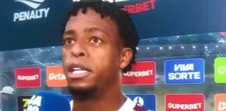 Keno em entrevista no Maracanã após vitória do Flamengo sobre o Fluminense