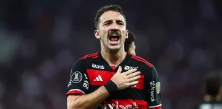 Léo Ortiz vibra em campo pelo Flamengo