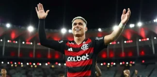 Luiz Araújo comemora classificação do Flamengo sobre o Vasco