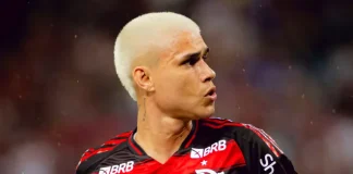 Luiz Araújo em campo pelo Flamengo