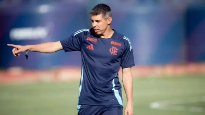 Nuno Campos comanda treino do Flamengo sub-20