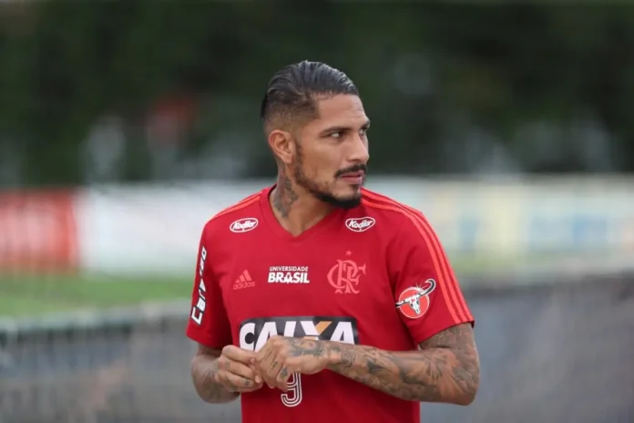 Paolo Guerrero em treino do Flamengo