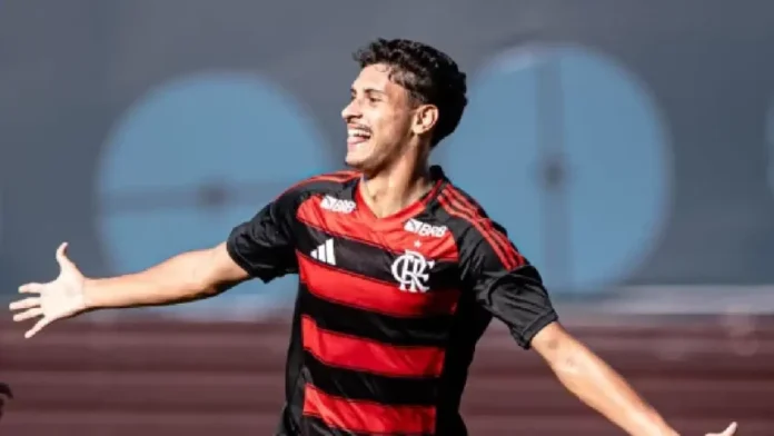 Pedro Leão comemora gol pelo sub-20 do Flamengo