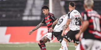 Pulgar em campo pelo Flamengo contra o Vasco