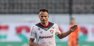 Renê em campo pelo Fluminense