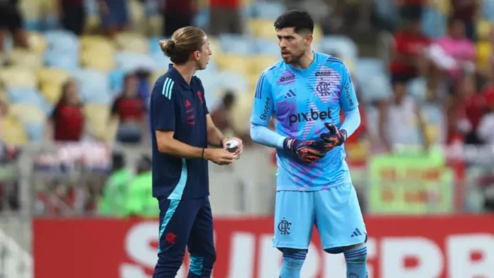 Filipe Luís e Rossi em campo no Fla x Flu